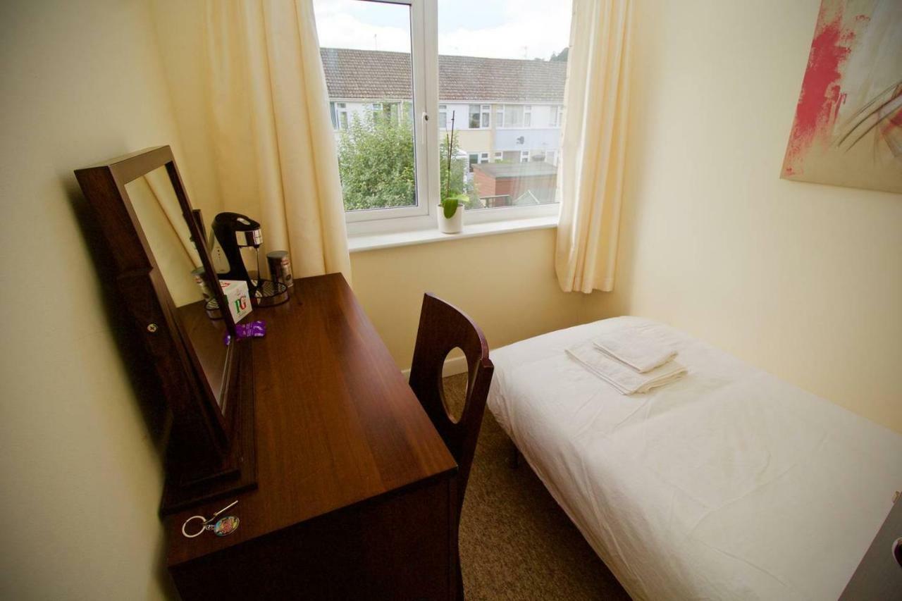 באת' Henry'S Guesthouse מראה חיצוני תמונה